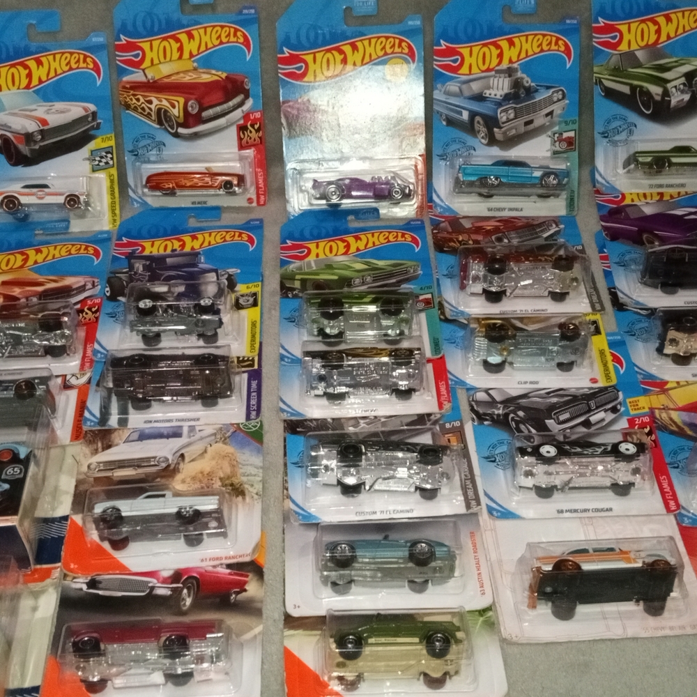 20 Hot Wheels Die-Cast Car  Assorted Colors  26 All Together 6 Matchbox